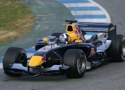 开云下载-包含阿斯顿马丁鏖战红牛车队，拉塞尔高光表现的词条