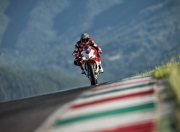 开云下载-赛道奇迹，雷诺车队史诗翻盘梅赛德斯，阿隆索刷新纪录再证不朽传奇