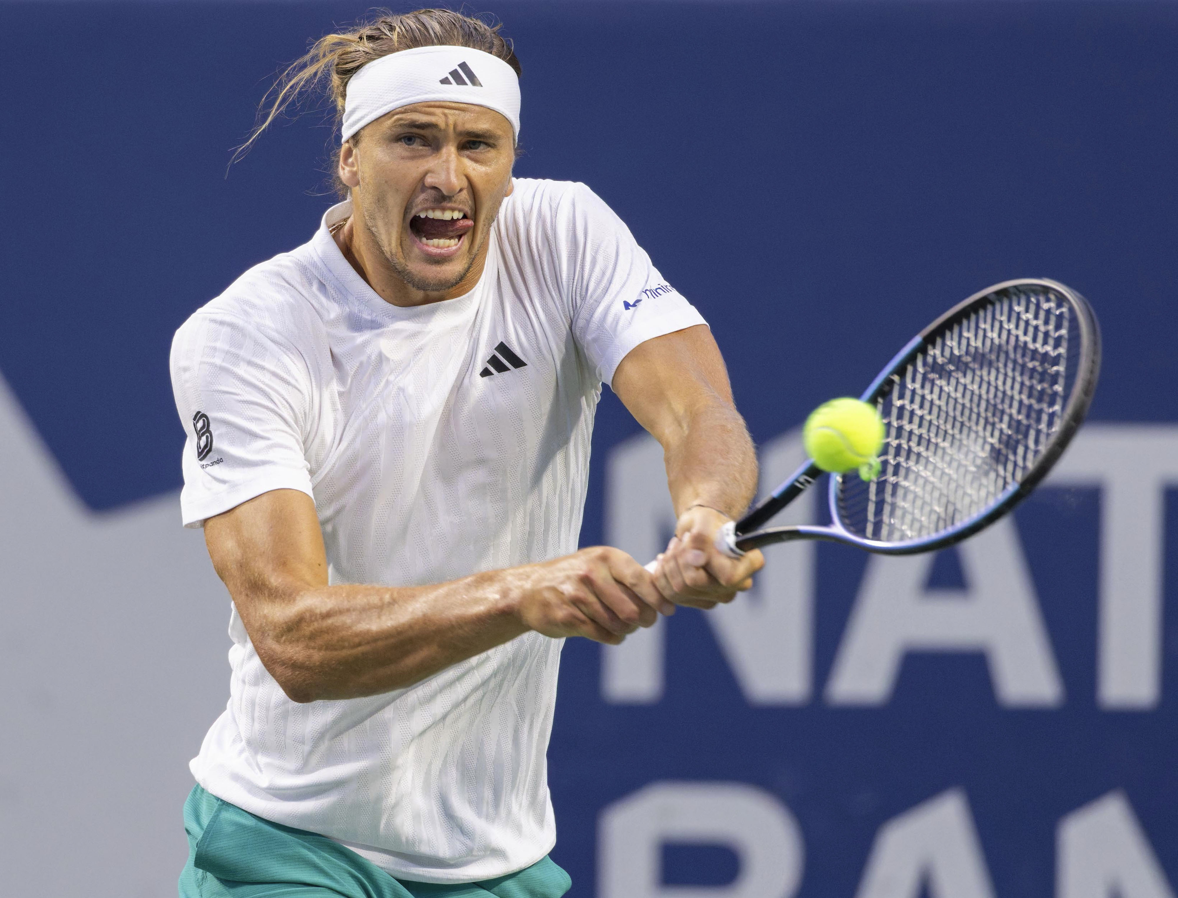 西班牙网球队力克德国网球队，兹维列夫统治全场的简单介绍