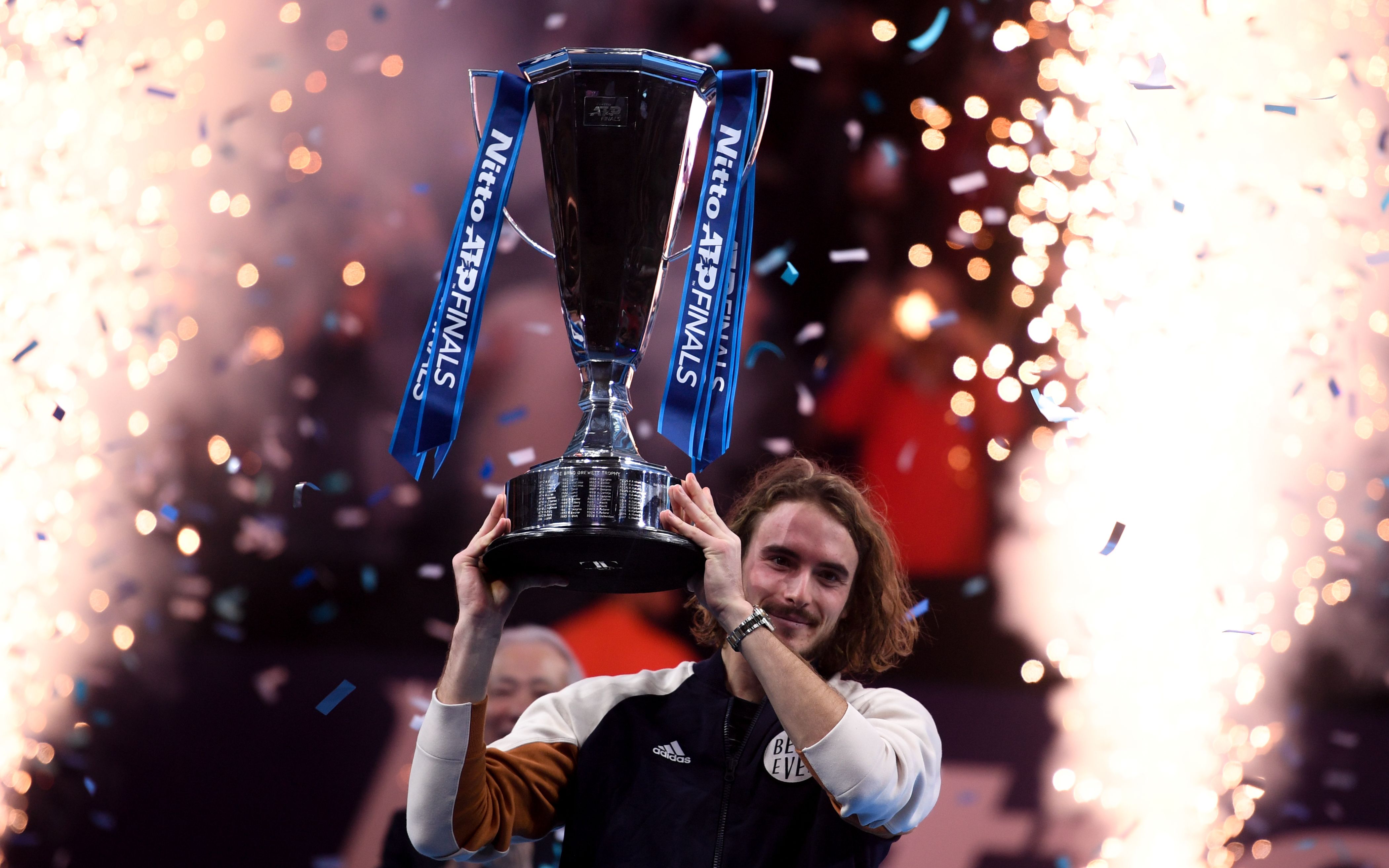 英国网球队血洗世界网球队,西西帕斯统治全场的简单介绍 英国网球队血洗世界网球队,西西帕斯统治全场的简单介绍