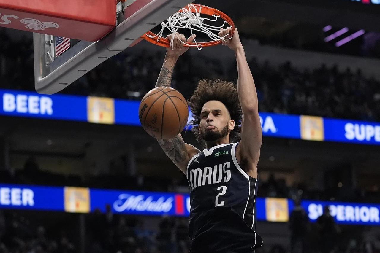 尼克斯翻盘鹈鹕，福克斯爆发神勇