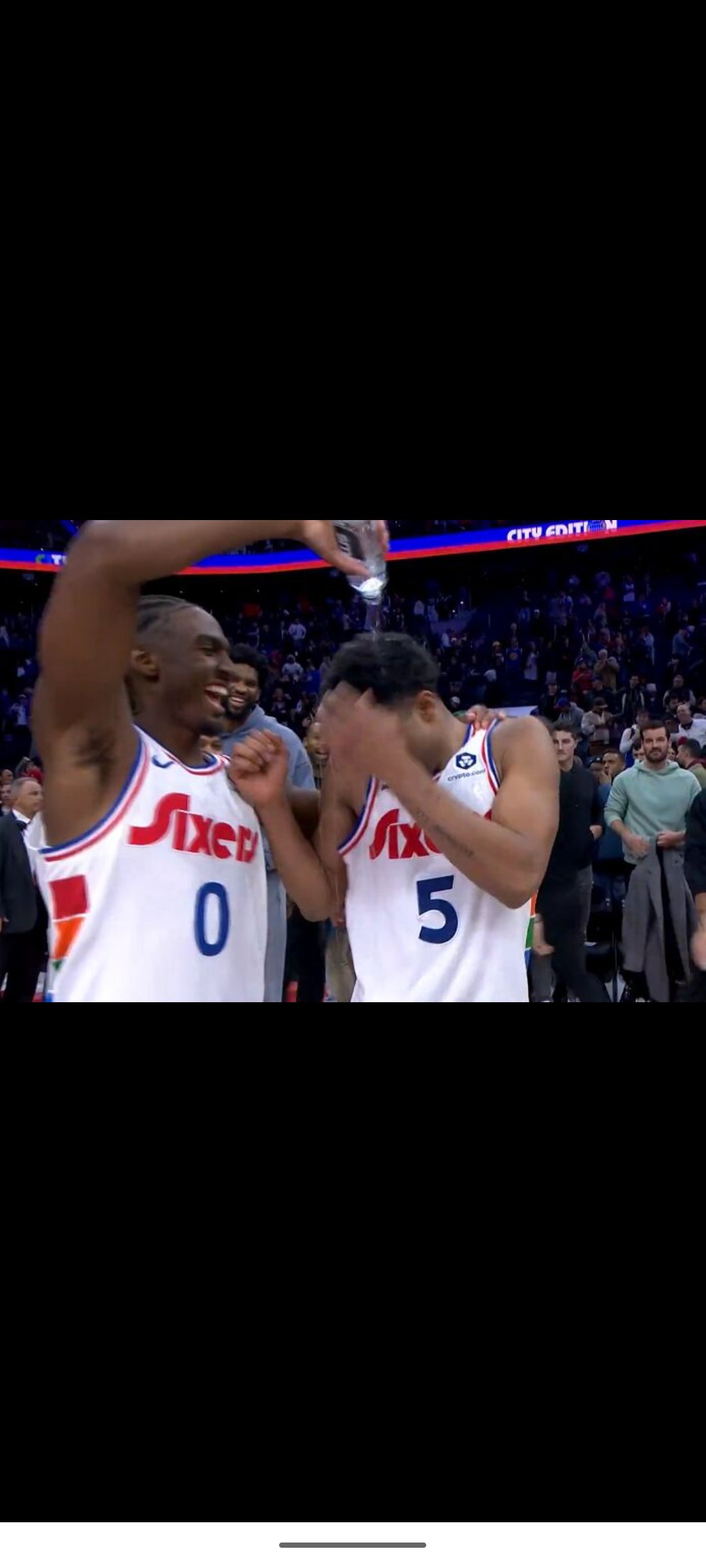 超级联赛高潮迭起，球员们迎来激烈对抗的简单介绍