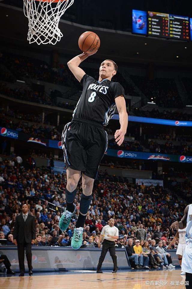 一名球员个人表现力破天际赢得关注