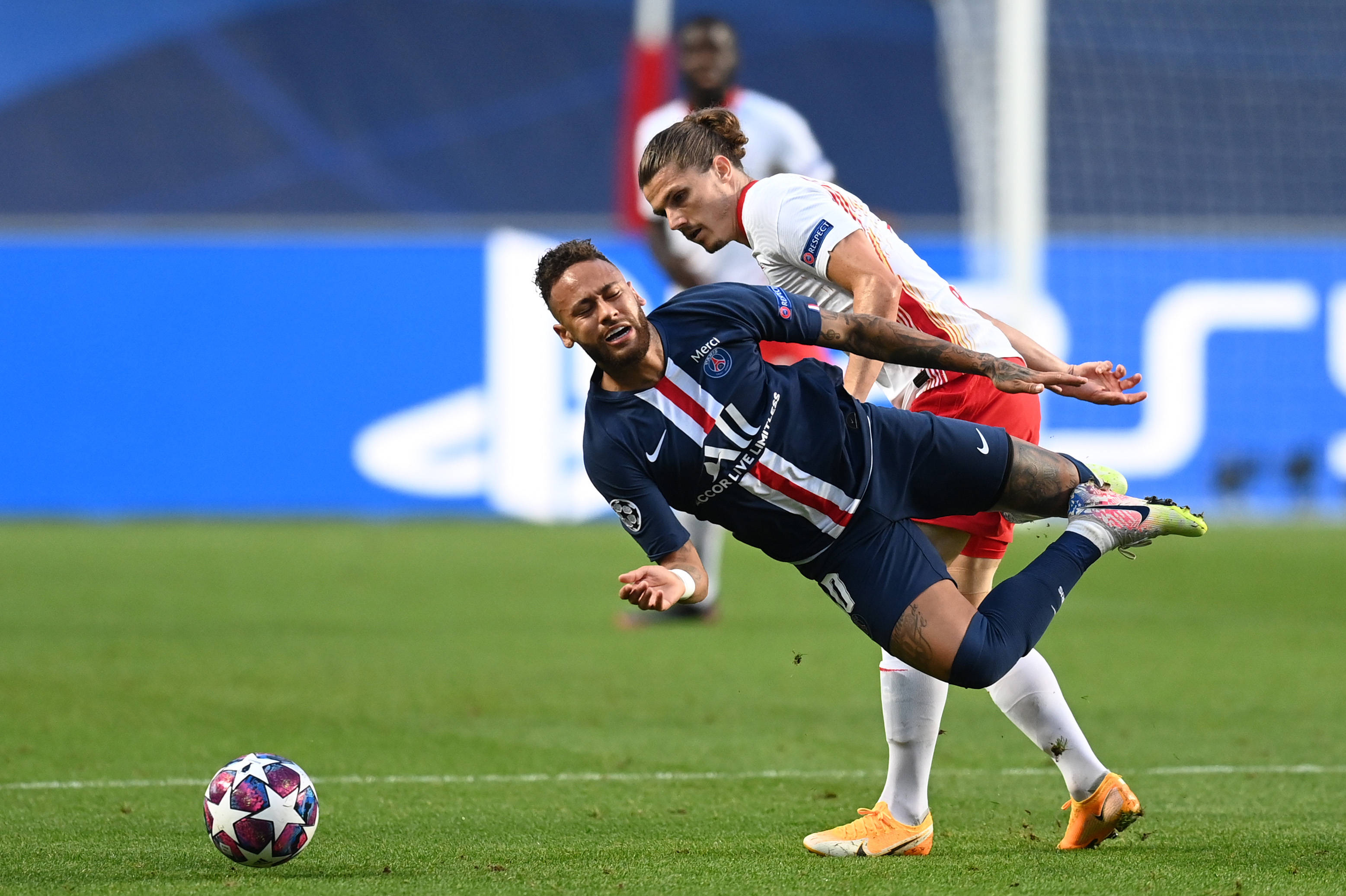 包含巴黎圣日耳曼大胜,领跑法甲积分榜的词条 包含巴黎圣日耳曼大胜,领跑法甲积分榜的词条