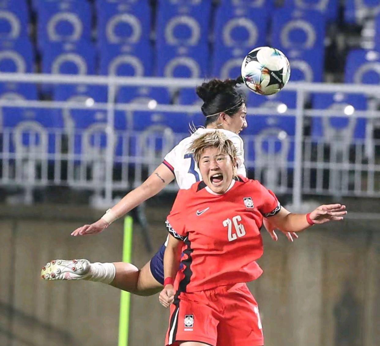 挥洒汗水!国内足球运动员团结一心联手奋斗的简单介绍 挥洒汗水!国内足球运动员团结一心联手奋斗的简单介绍