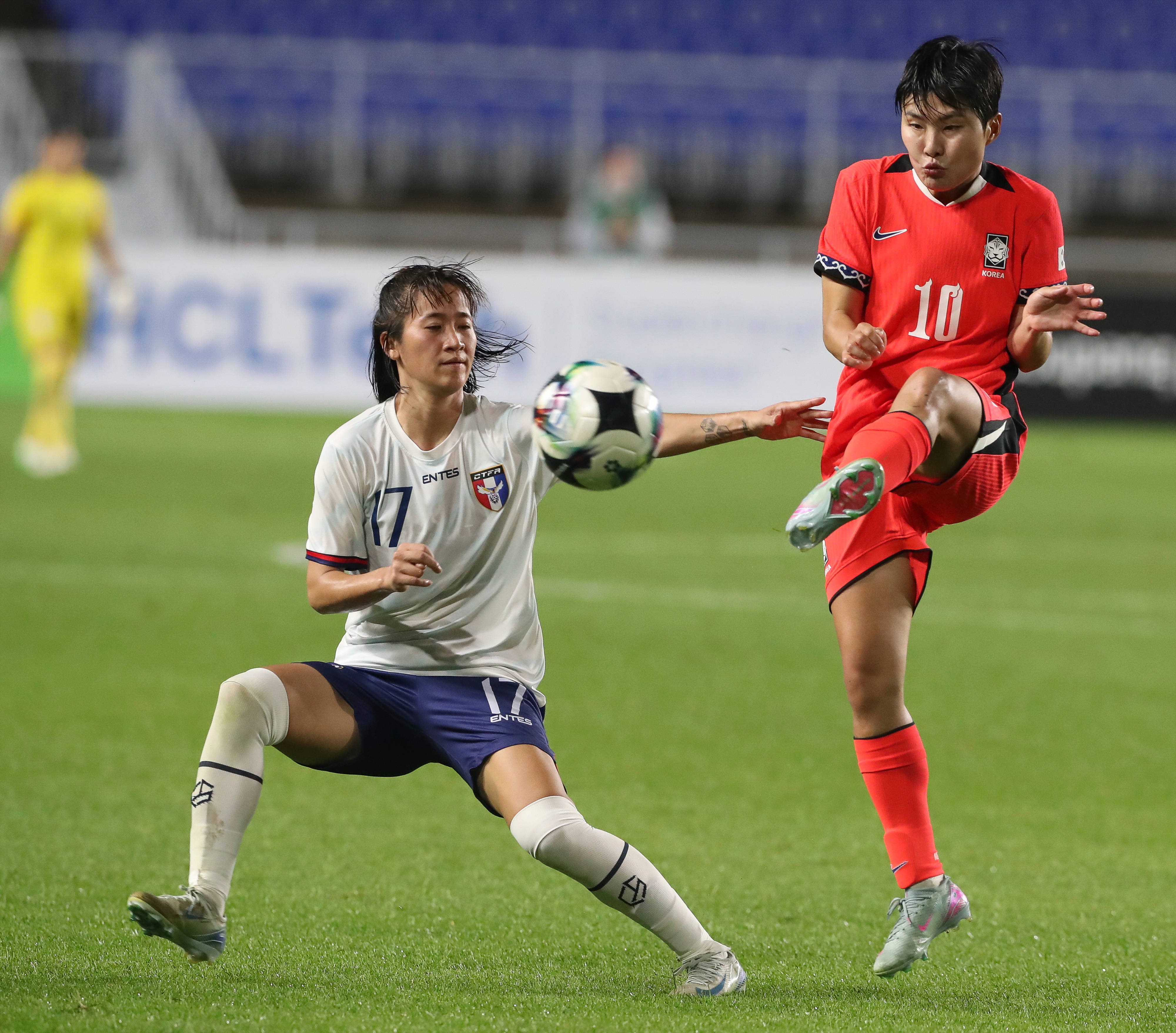 关于国际足球赛事中,女队展现实力,势不可挡,夺魁!的信息 关于国际足球赛事中,女队展现实力,势不可挡,夺魁!的信息