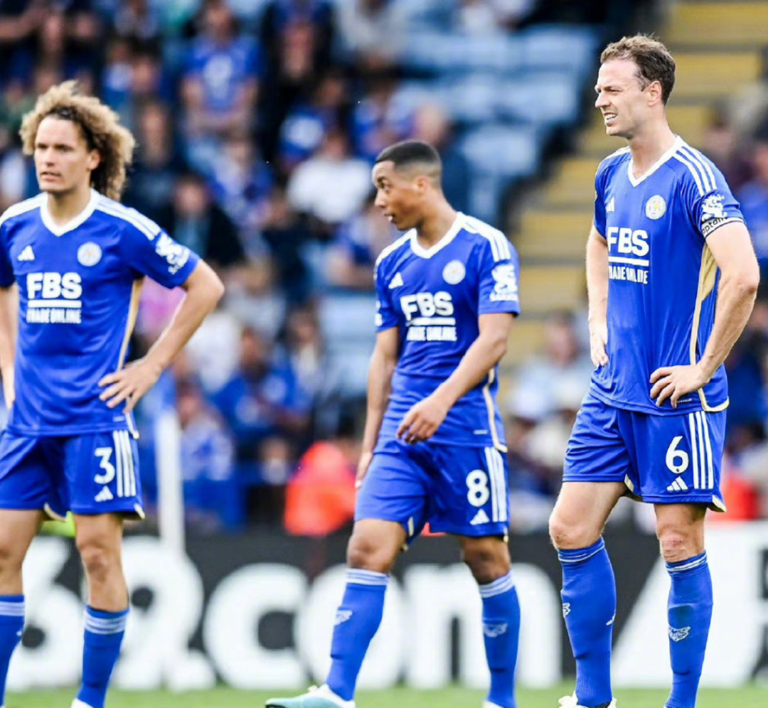 包含莫尔康主场逼平对手,英超冠军榜单略有波动的词条 包含莫尔康主场逼平对手,英超冠军榜单略有波动的词条