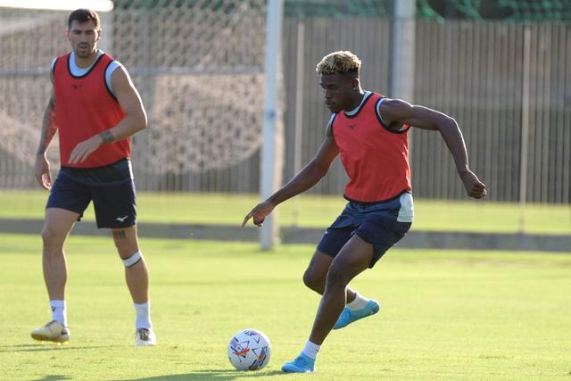 包含拉齐奥前锋状态火热,有望成为炙手可热人物的词条 包含拉齐奥前锋状态火热,有望成为炙手可热人物的词条