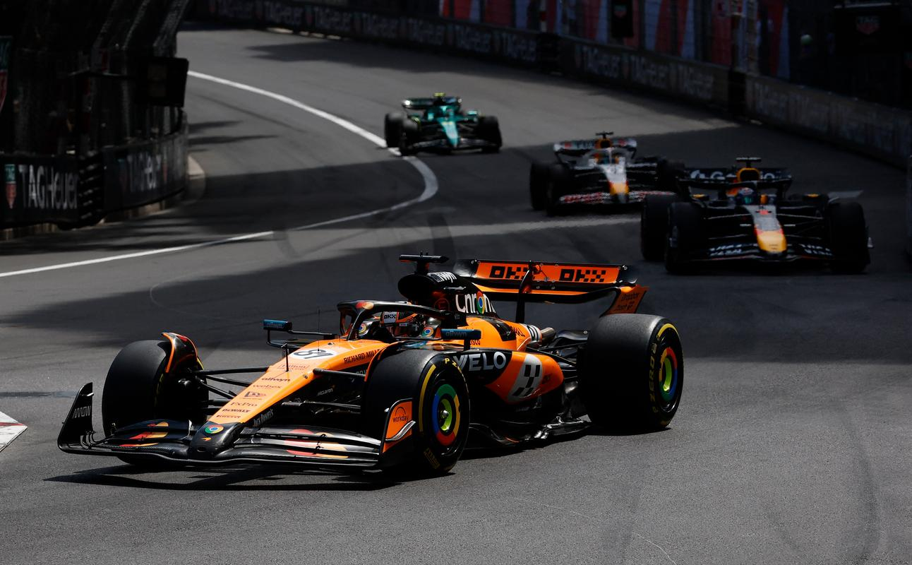 红牛车队横扫法拉利,佩雷兹点燃赛场的简单介绍 红牛车队横扫法拉利,佩雷兹点燃赛场的简单介绍