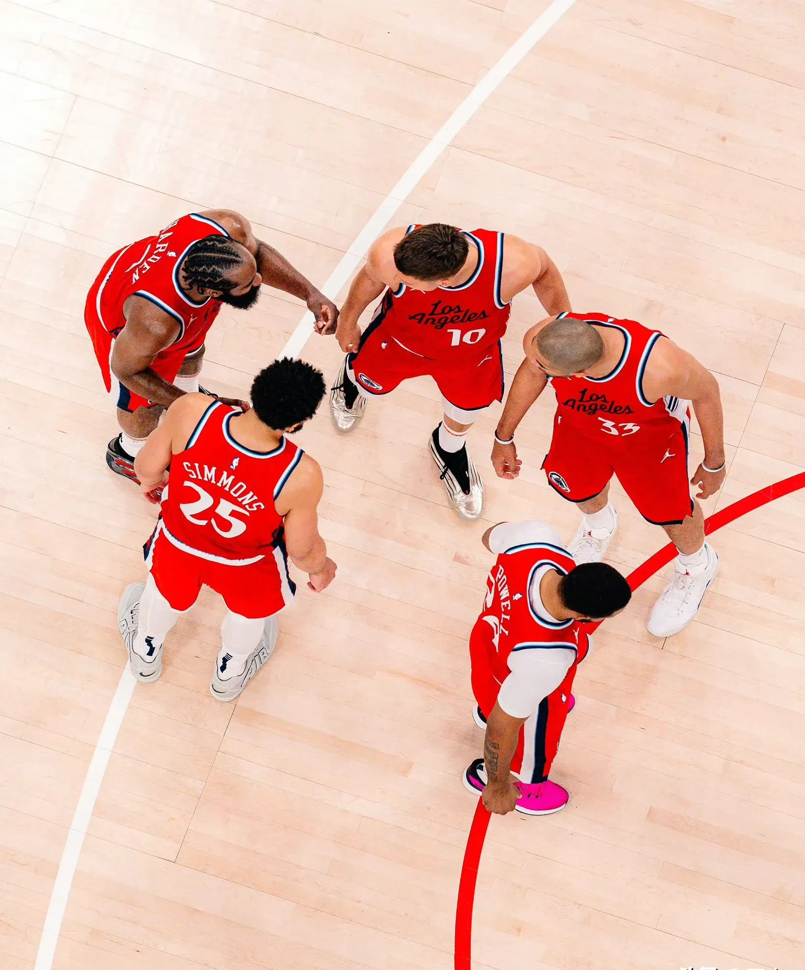 包含爵士力克山西队，恩比德带队取胜的词条