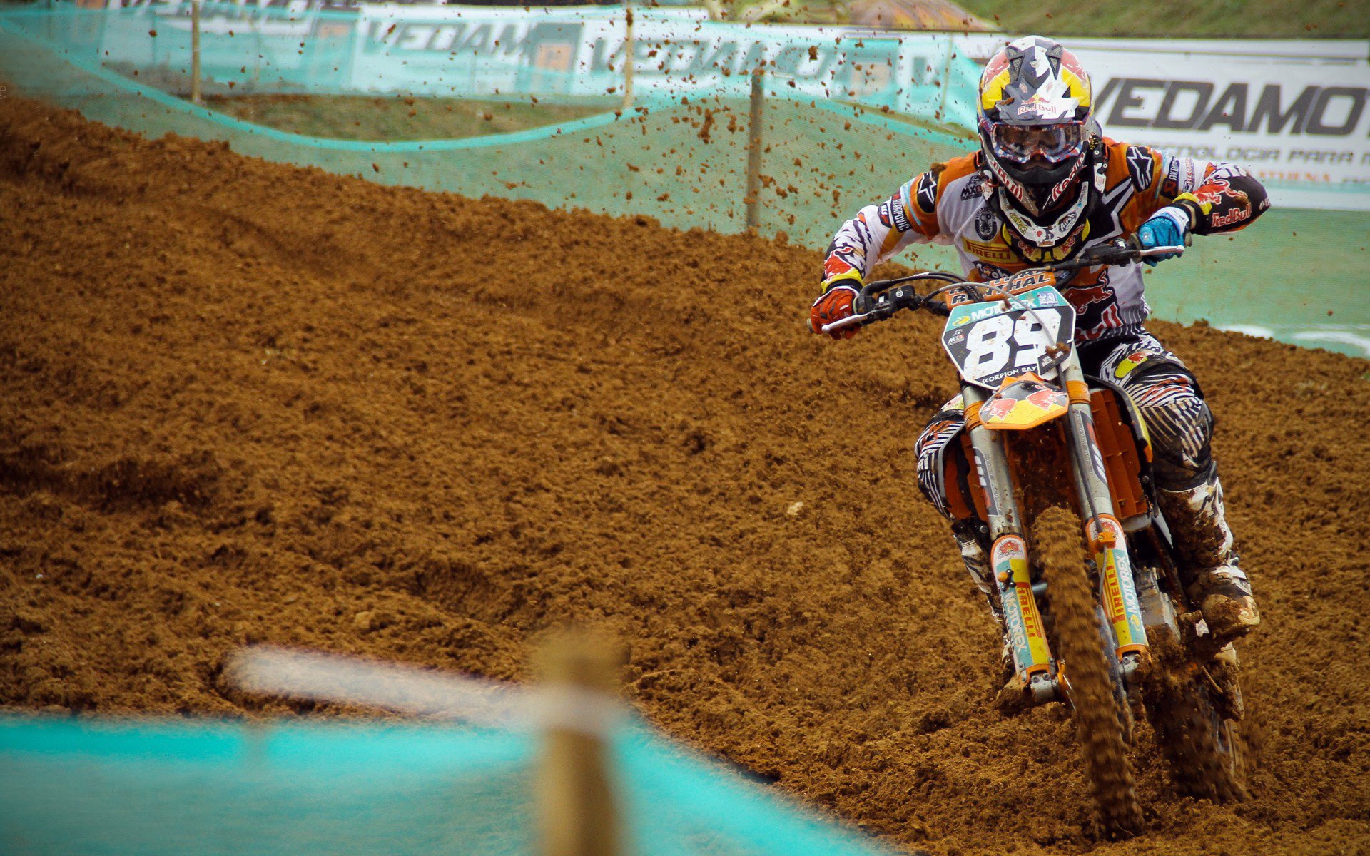 欧冠淘汰赛焦点战，里昂绝杀塞维利亚，绝境中的勇气与智慧