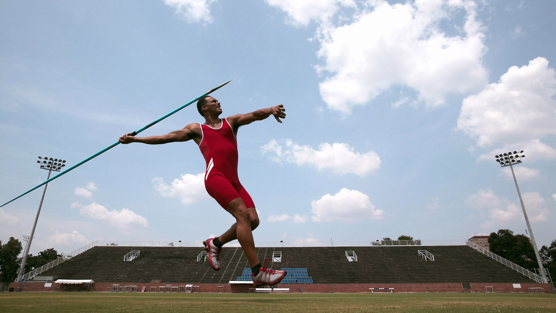 篮网生死战取胜爵士，范弗利特在2026世界杯接管比赛